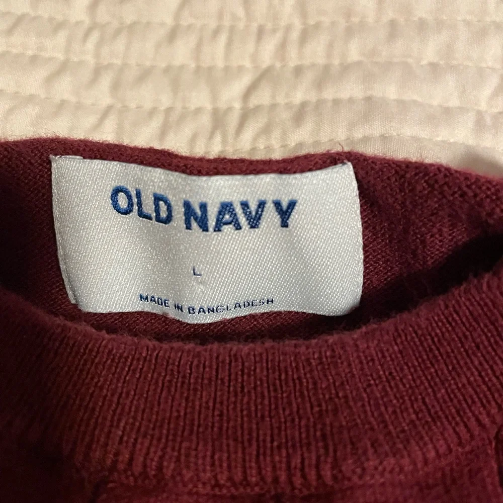 Old Navy kids maroon colored sweater. Size Large. Worn once.